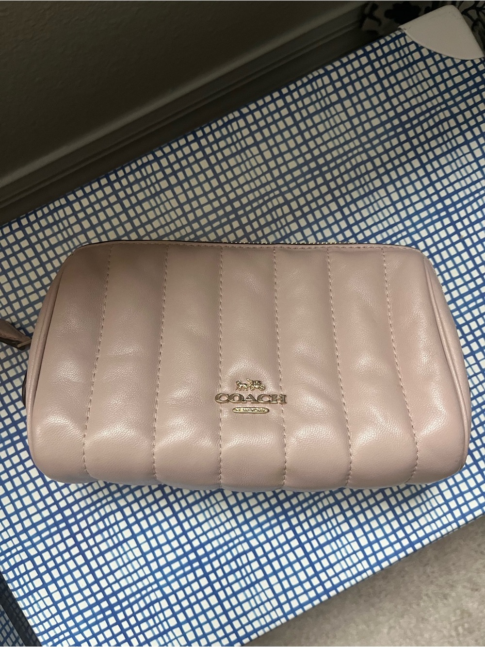 Coach Cosmetic Case 17 Puffy Linear Quilting